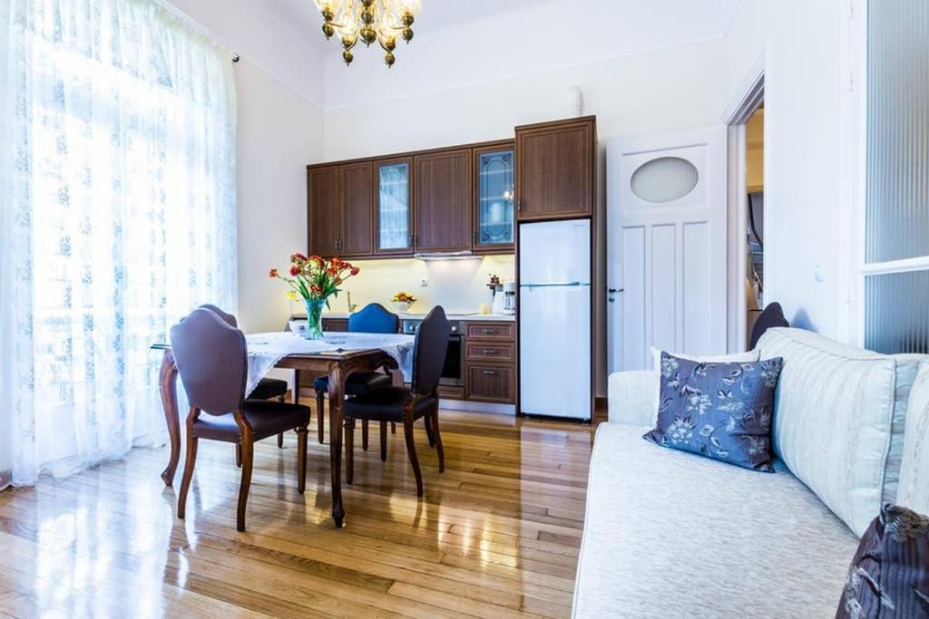 Neoclassical Apartment With 3 Bedrooms In Πειραιάς Εξωτερικό φωτογραφία
