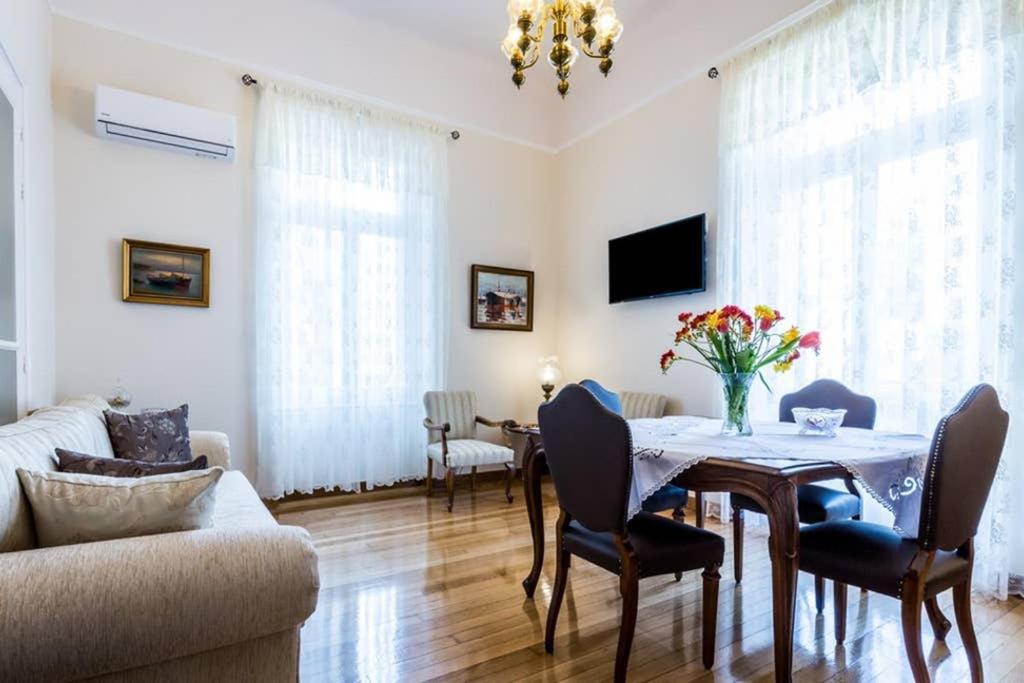 Neoclassical Apartment With 3 Bedrooms In Πειραιάς Εξωτερικό φωτογραφία