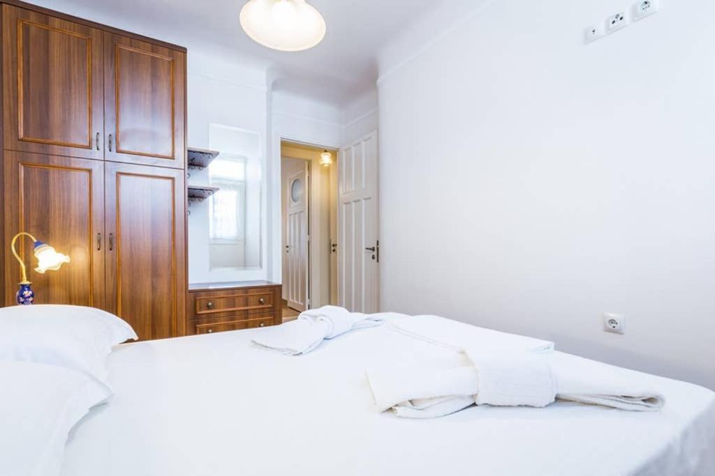 Neoclassical Apartment With 3 Bedrooms In Πειραιάς Εξωτερικό φωτογραφία
