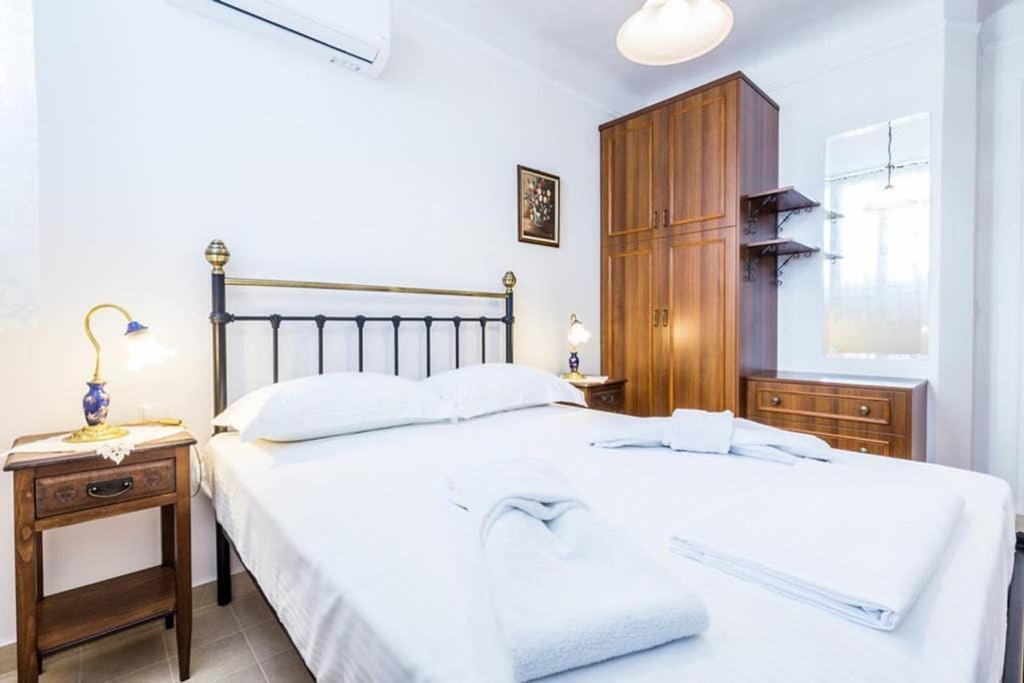 Neoclassical Apartment With 3 Bedrooms In Πειραιάς Εξωτερικό φωτογραφία