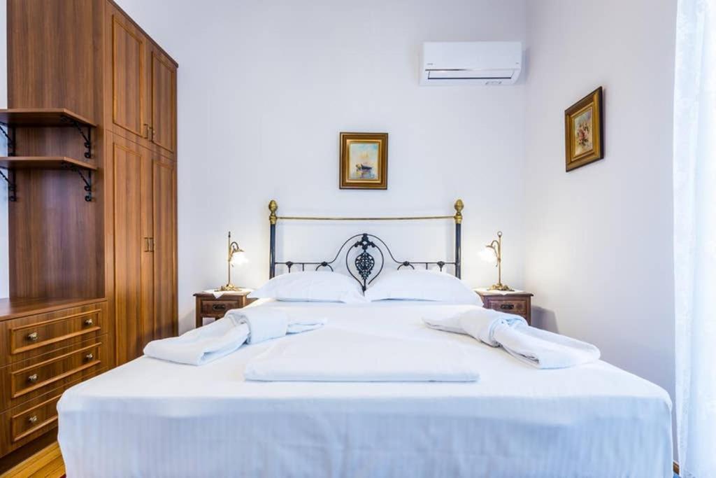 Neoclassical Apartment With 3 Bedrooms In Πειραιάς Εξωτερικό φωτογραφία