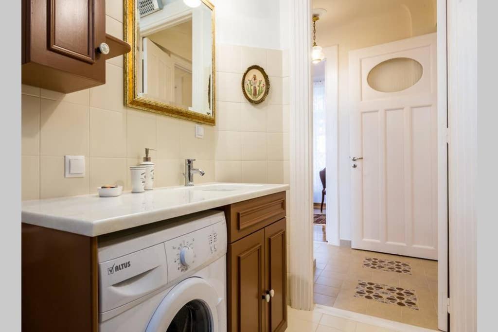 Neoclassical Apartment With 3 Bedrooms In Πειραιάς Εξωτερικό φωτογραφία